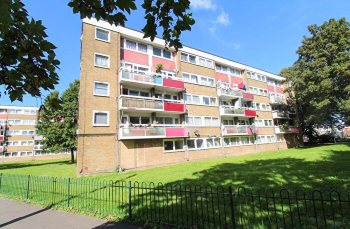 1 Bedroom Flat For Sale In York Close, Northam, SO14