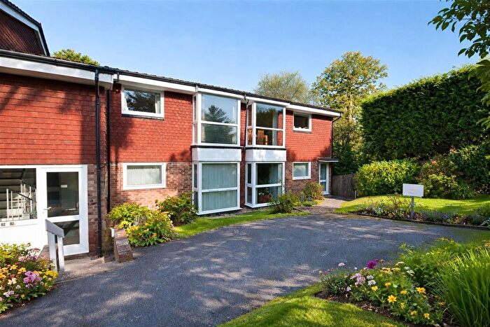 2 Bedroom Flat For Sale In Pinewoods, Bexhill-On-Sea, TN39