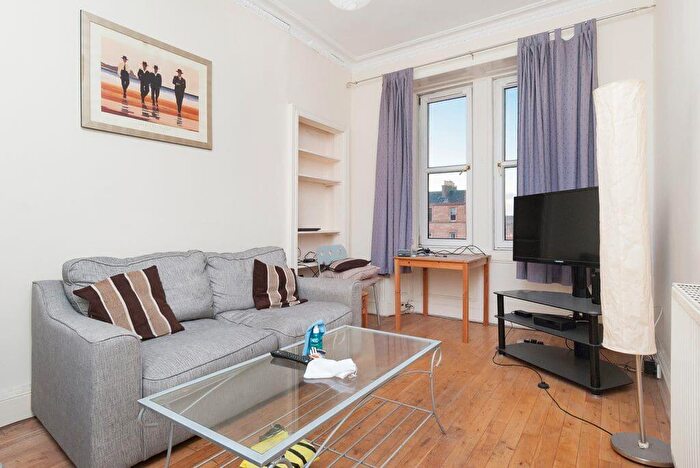 2 Bedroom Flat To Rent In L Dundee Terrace, Edinburgh, EH11