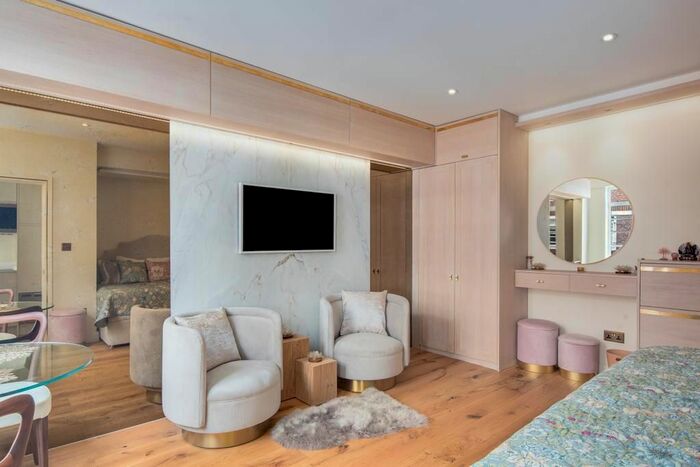 Studio To Rent In Nell Gwynn House, Sloane Avenue, Chelsea, London, SW3