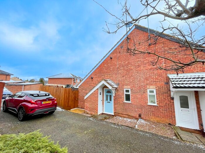 1 Bedroom Semi-Detached House To Rent In Redland Drive, Northampton, NN2