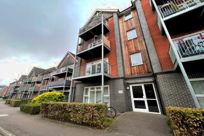 2 Bedroom Flat To Rent In Cormorant House, Milton Keynes, MK2