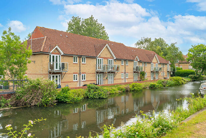 2 Bedroom Apartment For Sale In Cambridge Road, Harlow, Essex, CM20