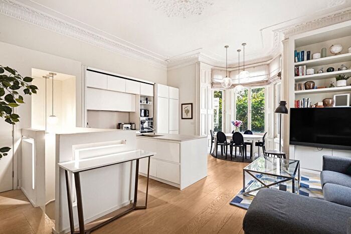 3 Bedroom Flat For Sale In Earl's Court Square, London, SW5