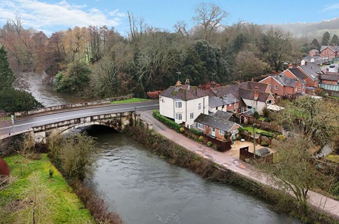 4 Bedroom Link Detached House For Sale In Mainstone, Romsey, Hampshire, SO51