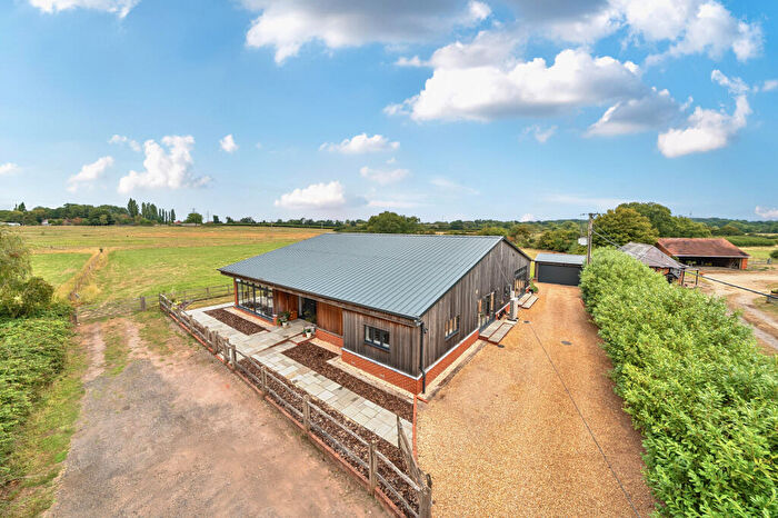 4 Bedroom Detached House For Sale In Holt Lane, Hook, RG27