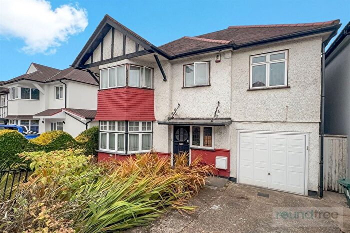 5 Bedroom Detached House For Sale In Colindeep Gardens, Hendon, NW4