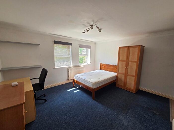Flat To Rent In Oxford Street, Plymouth, PL1