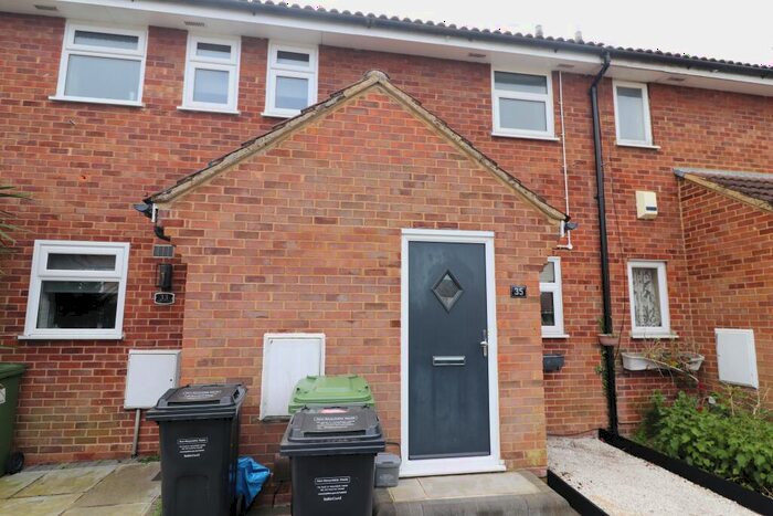 1 Bedroom House To Rent In Timberlog Lane, Basildon, SS14