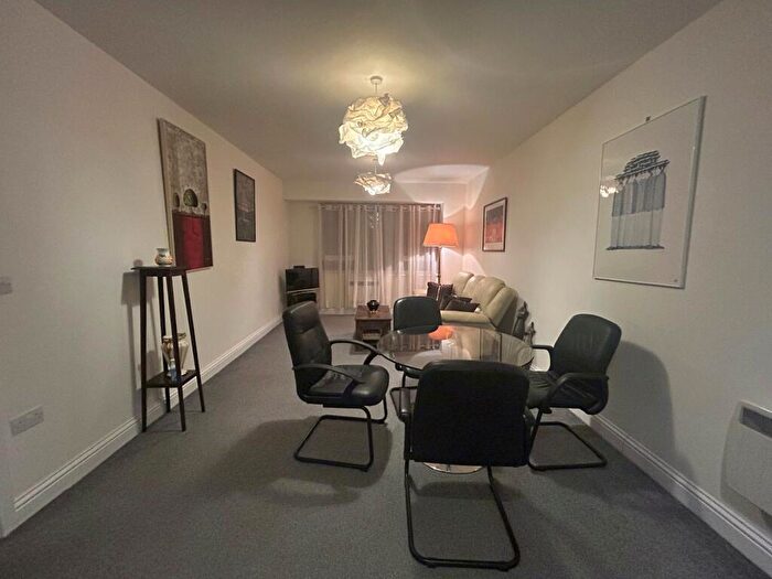 1 Bedroom Apartment To Rent In Guild House, SN1