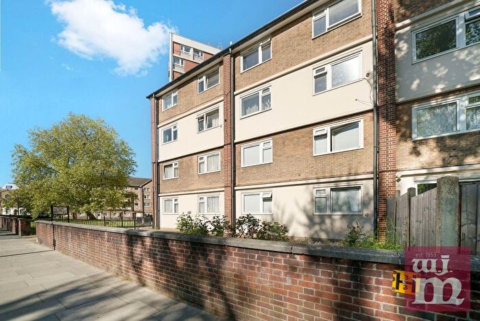 5 Bedroom Flat To Rent In Allen E Mcauliffe House, Bethnal Green, E2
