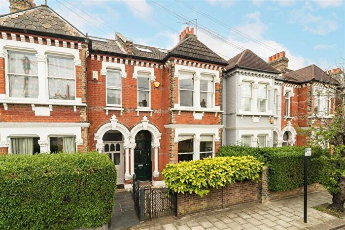4 Bedroom House For Sale In Honeybrook Road, Balham, SW12