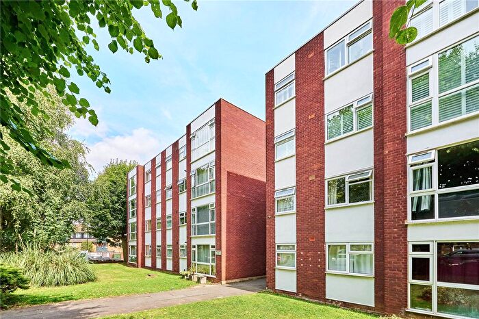 2 Bedroom Flat To Rent In Burnt Ash Hill, Lee, SE12