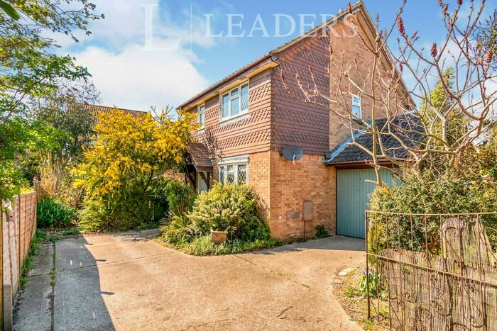 3 Bedroom Detached House To Rent In Ascot Way, Rustington, BN16