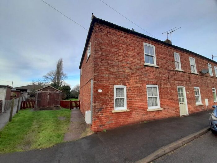 3 Bedroom End Of Terrace House For Sale In Middle Street, Corringham, Gainsborough, Lincolnshire, DN21