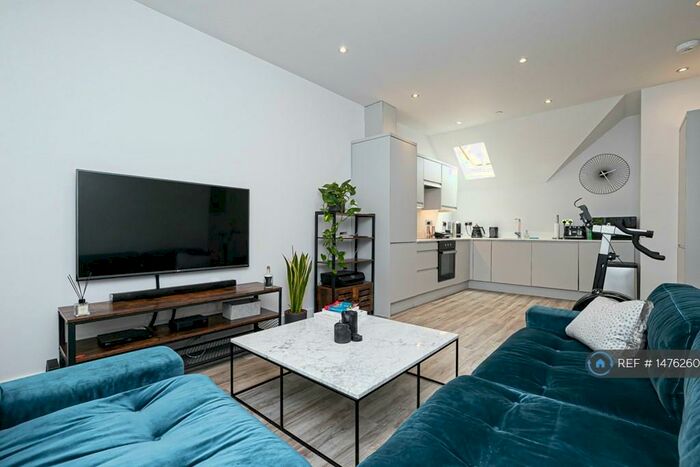 1 Bedroom Flat To Rent In Lawton Green, Loughton, IG10