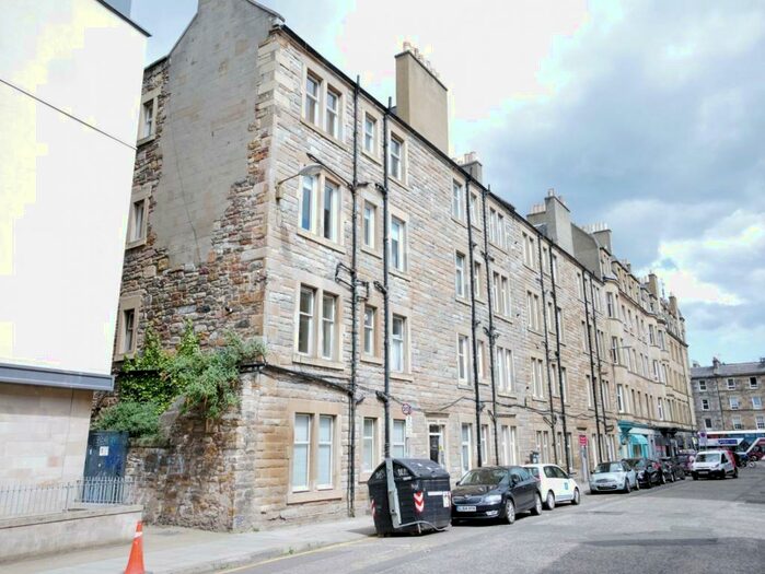 1 Bedroom Flat To Rent In Lochrin Place, Tollcross, Edinburgh, EH3