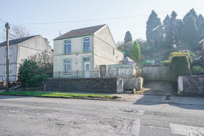 3 Bedroom Detached House For Sale In Swansea Road, Swansea, SA5