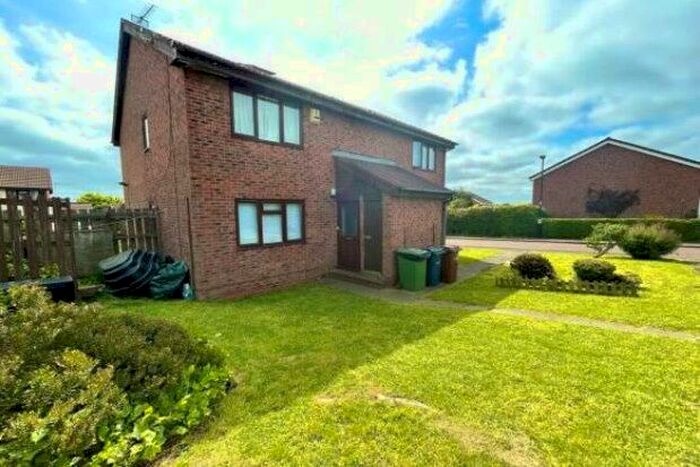 1 Bedroom Flat To Rent In Wheatear Close, Washington, NE38