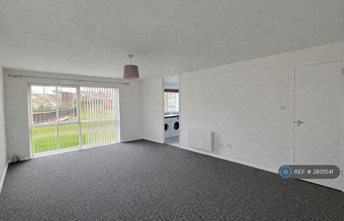 2 Bedroom Flat To Rent In Crocus Way, Chelmsford, CM1
