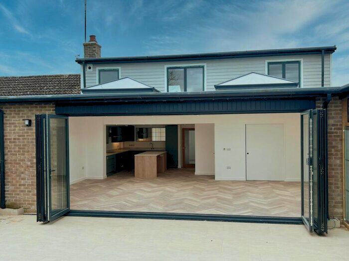 4 Bedroom Bungalow To Rent In Tinglesfield, Stratton, Cirencester, GL7