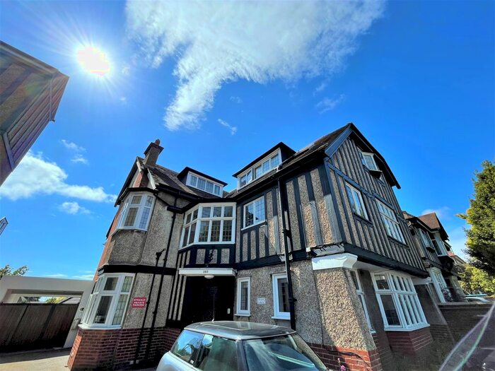 2 Bedroom Flat To Rent In Dyke Road, Hove, BN3