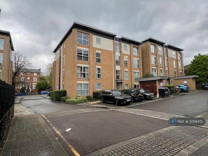 2 Bedroom Flat To Rent In Epping Court, London, SE22