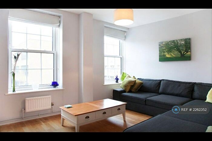 2 Bedroom Flat To Rent In Oliver House, London, SE16