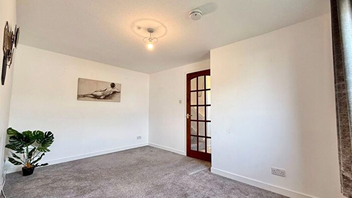 1 Bedroom End Of Terrace House For Sale In Hilton Crescent, Inverness, IV2