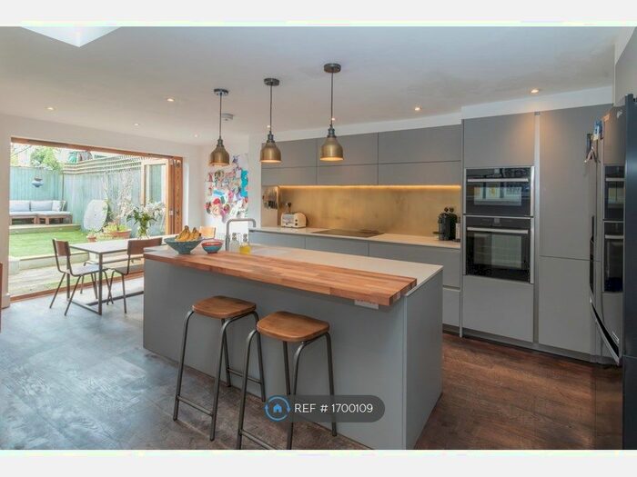 3 Bedroom Terraced House To Rent In Harberson Road, London, SW12