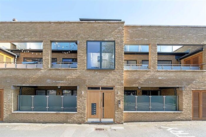 2 Bedroom Flat To Rent In Palfrey Place, Oval, SW8