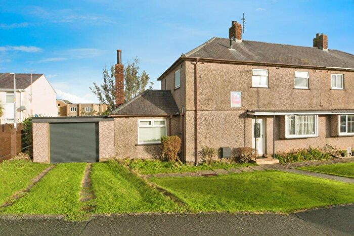 4 Bedroom Semi-Detached House For Sale In Ffordd Corn Hir, Llangefni, LL77