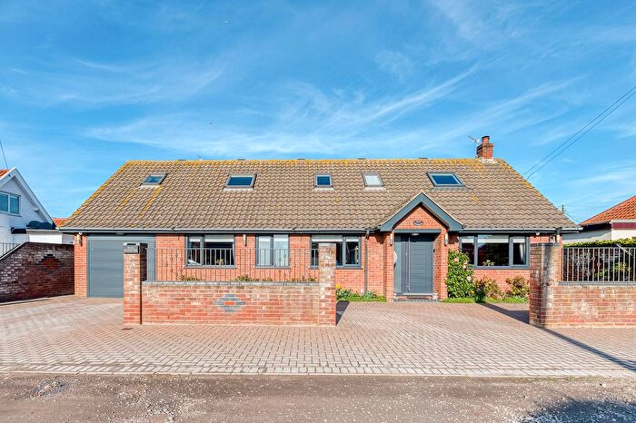 4 Bedroom Detached Bungalow For Sale In California Avenue, Scratby, NR29