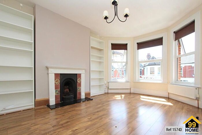 3 Bedroom Flat To Rent In Albert Road, London, N22