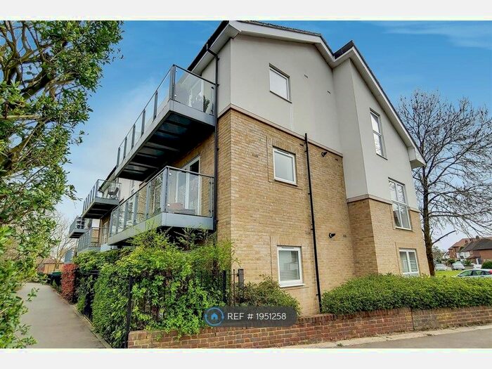 2 Bedroom Flat To Rent In Larchwood Court, London, N21