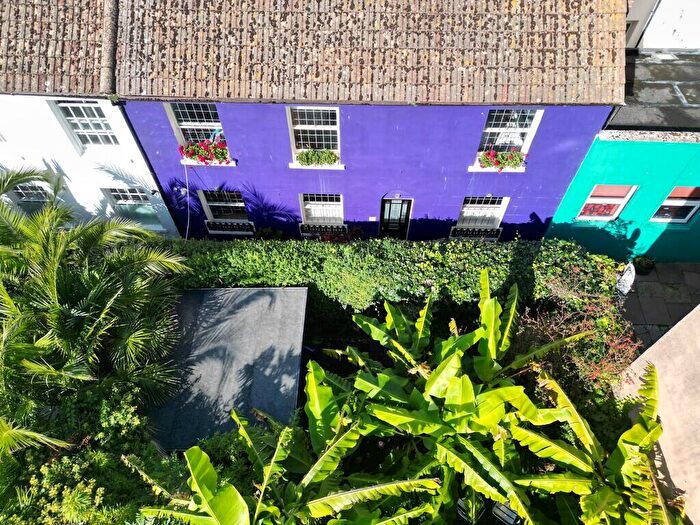 3 Bedroom Cottage For Sale In Trafalgar Terrace, Brighton, BN1