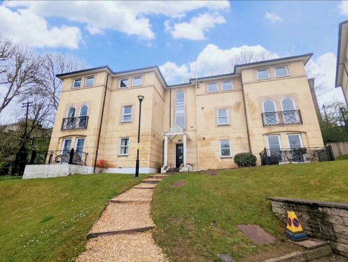 2 Bedroom Flat To Rent In Elmgrove Park, Redland, Bristol, BS6