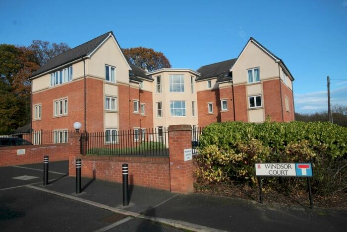 2 Bedroom Flat To Rent In Windsor Court, Rowlands Gill, Tyne And Wear, NE39