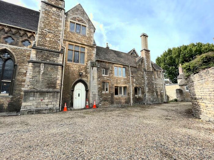 5 Bedroom Semi-Detached House To Rent In Norman Hall, Minster Precincts, Peterborough, PE1