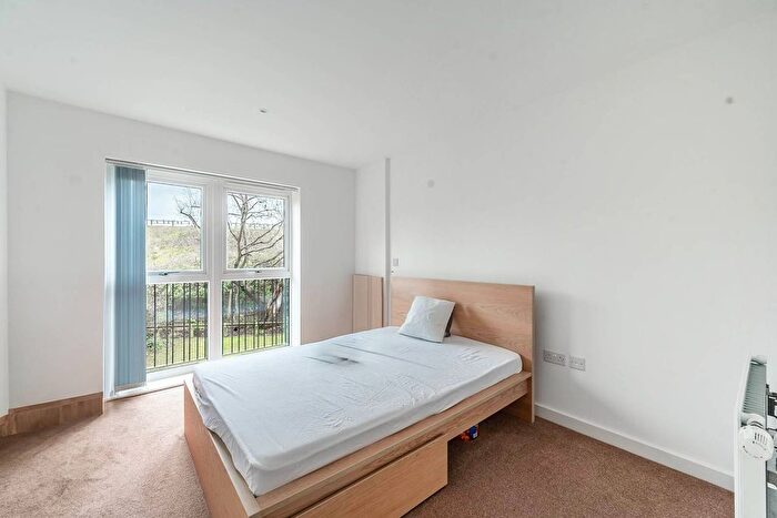 2 Bedroom Flat To Rent In Howard Road, Stanmore, HA7