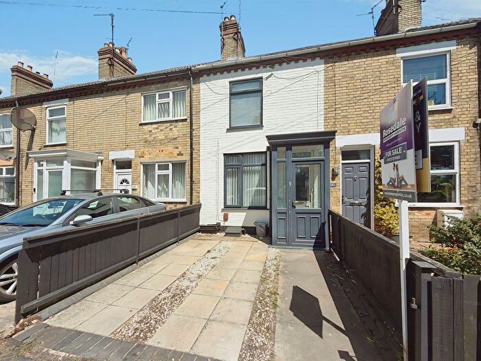 2 Bedroom Terraced House For Sale In New Road, Woodston, Peterborough, PE2