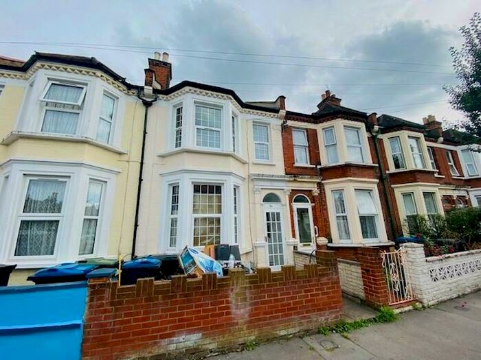 3 Bedroom Terraced House To Rent In Hartley Road, Croydon, CR0