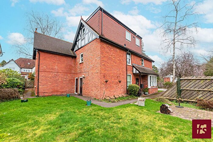 1 Bedroom Flat For Sale In St Annes Court, Dukes Ride, Crowthorne, Berkshire, RG45