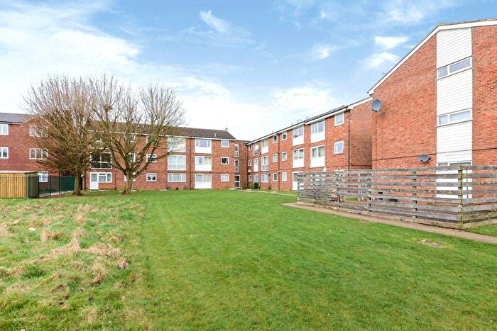 2 Bedroom Flat To Rent In Burns Drive, Hemel Hempstead, Hertfordshire, HP2