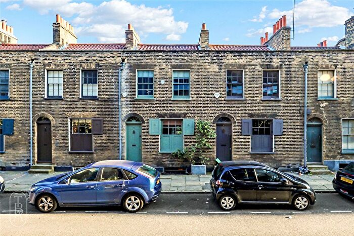 2 Bedroom Terraced House To Rent In Walden Street, London, E1