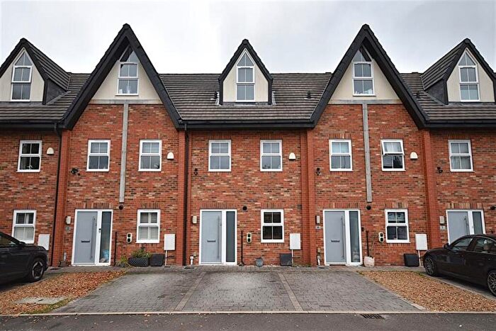 3 Bedroom Town House For Sale In Chestnut Gardens, Whirley Road, Macclesfield, SK10