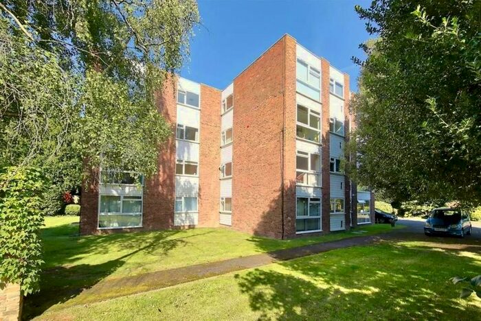 1 Bedroom Flat To Rent In Tudor Court, Park Road, Teddington, TW11