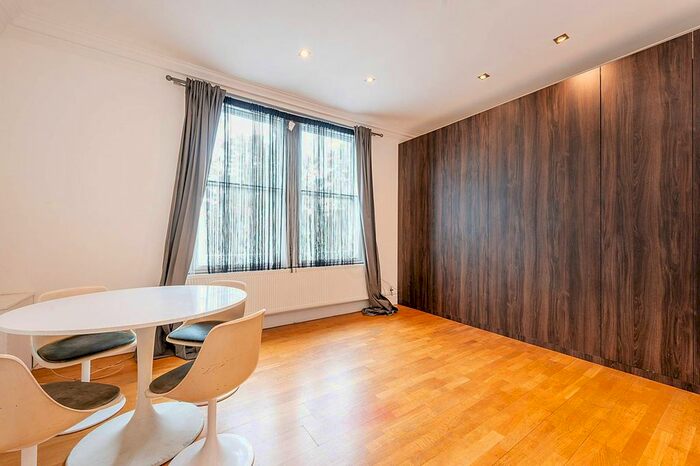 2 Bedroom Flat To Rent In South Ealing Road, Ealing, London, W5