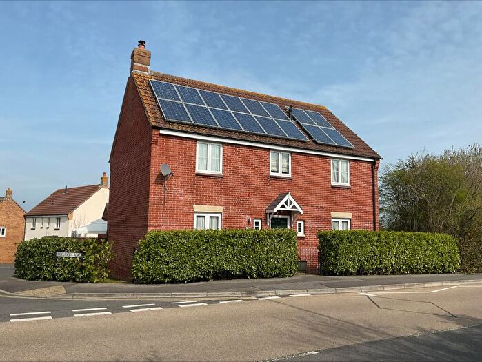 4 Bedroom Detached House For Sale In Biddlesden Road, Yeovil, BA21