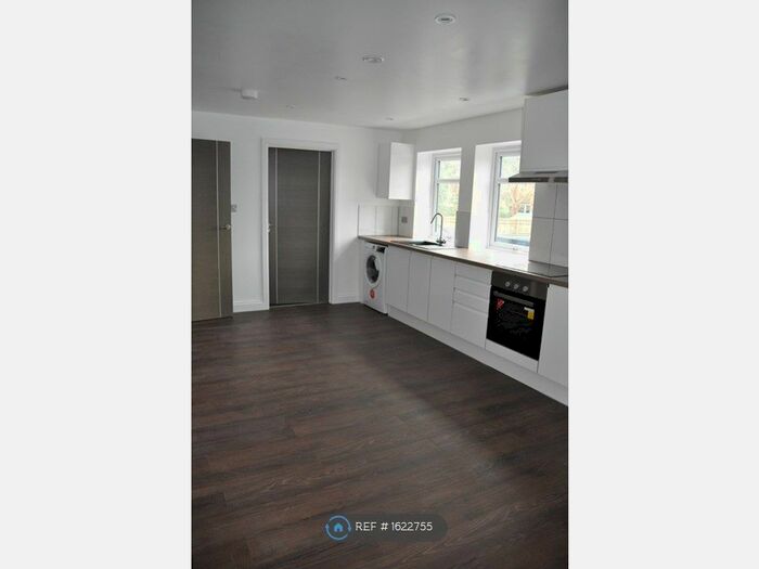 1 Bedroom Flat To Rent In Watford, Watford, WD19